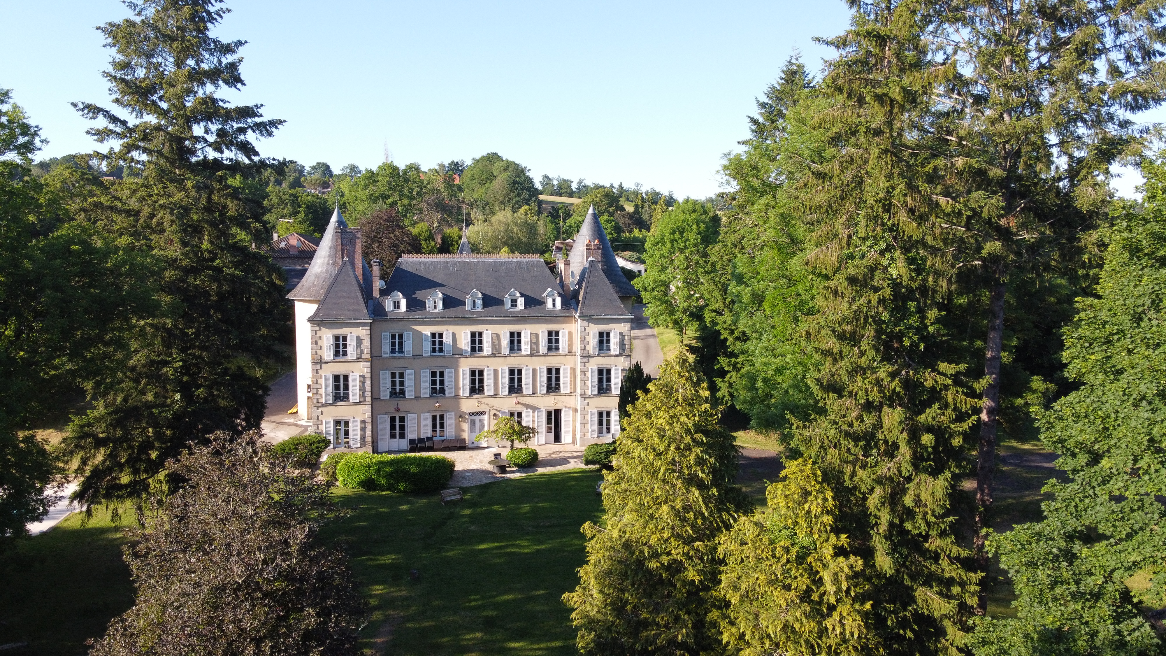 Chateau La Briance Drone